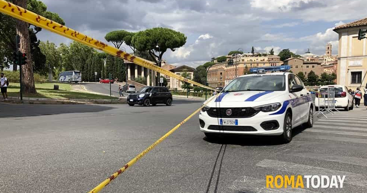 Blocco del traffico a Roma domenica 14 febbraio niente auto nella